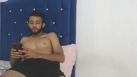 mr_wlopez013 online show from September 2025 10:34:02 PM