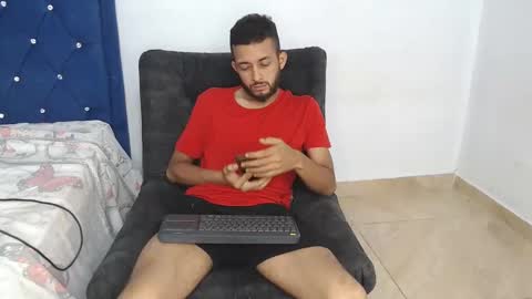 mr_wlopez013 online show from September 2025 12:01:02 AM