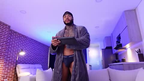 Nick online show from November 2025 01:07:02 AM