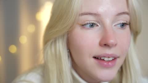 STELLA  Im here today online show from December 2024 04:16:01 PM