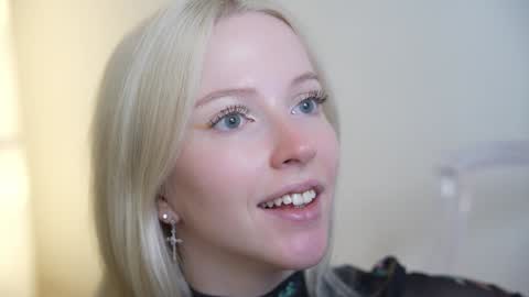 STELLA  Im here today online show from December 2024 04:38:01 PM
