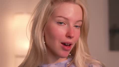 STELLA  Im here today online show from January 2025 04:34:01 PM