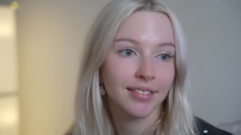 STELLA  Im here today online show from January 2025 05:09:01 PM