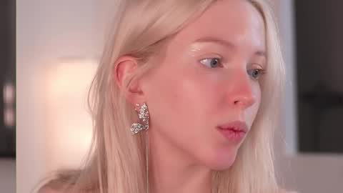 STELLA  Im here today online show from February 2025 03:53:01 PM