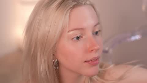 STELLA  Im here today online show from February 2025 06:56:02 PM
