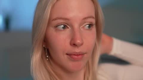STELLA  Im here today online show from February 2025 01:39:02 PM