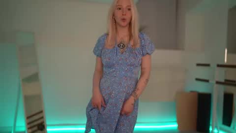 STELLA  Im here today online show from March 2025 03:56:01 PM