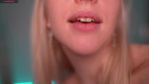 STELLA  Im here today online show from March 2025 06:59:02 PM