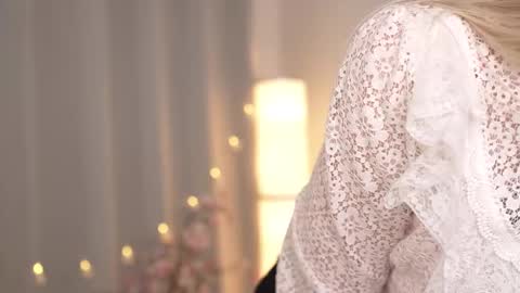 STELLA  Im here today online show from March 2025 04:33:02 PM