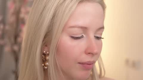 STELLA  Im here today online show from March 2025 07:37:02 PM