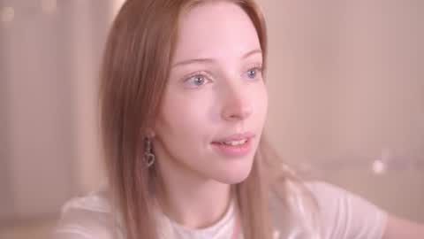 STELLA  Im here today online show from September 2025 03:48:02 PM
