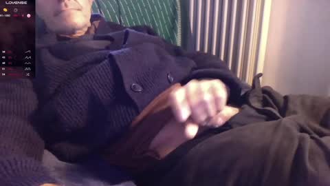 Bi sexy guy lovense hush is on private is open or password show tip if you like. online show from December 2024 02:44:01 PM
