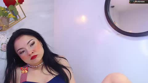 naamah_b online show from December 2024 01:29:01 PM