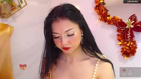 naamah_b online show from December 2024 02:27:01 PM