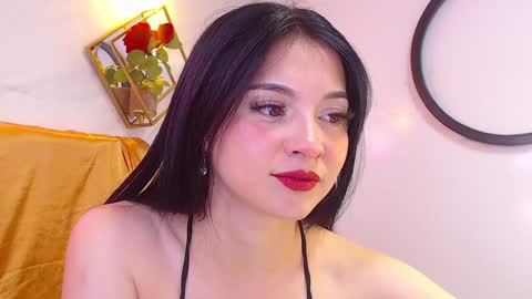 naamah_b online show from January 2025 01:53:01 PM