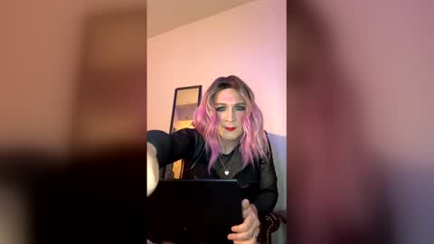 nadia_crivello online show from December 2025 12:52:02 AM