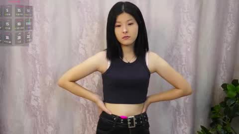 Snapshot of namguillot chatting on December 2025 03:01:02 AM Sol online show from December 2025 03:01:02 AM