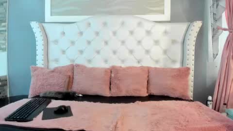 naomi online show from September 2025 02:09:02 PM