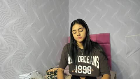 Naty  online show from January 2025 12:27:02 PM