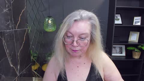 NataliCloud online show from December 2024 01:28:01 PM
