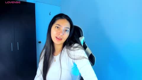 Snapshot of nathalie_rose chatting on December 2024 12:19:02 PM Nathalie online show from December 2024 12:19:02 PM