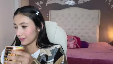 Snapshot of nathaly_blue chatting on January 2025 06:23:01 PM nathaly_blue online show from January 2025 06:23:01 PM