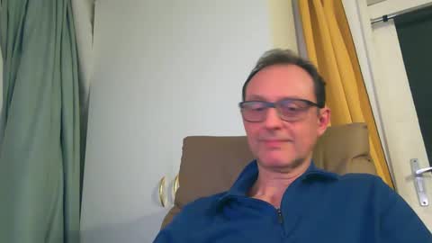 Snapshot of naturista25 chatting on November 2025 07:35:01 PM naturista25 online show from November 2025 07:35:01 PM