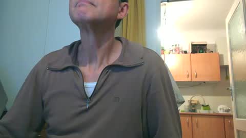 Snapshot of naturista25 chatting on November 2025 03:23:02 PM naturista25 online show from November 2025 03:23:02 PM