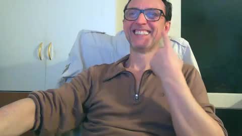 Snapshot of naturista25 chatting on November 2025 07:40:03 PM naturista25 online show from November 2025 07:40:03 PM