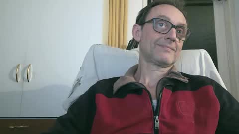 Snapshot of naturista25 chatting on December 2025 09:21:02 PM naturista25 online show from December 2025 09:21:02 PM