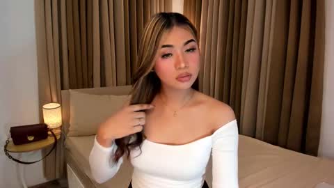 Snapshot of naughty_hunk_yuki chatting on December 2025 07:17:01 AM naughty_hunk_yuki online show from December 2025 07:17:01 AM