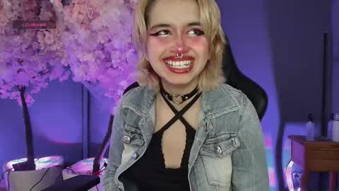 Snapshot of navier__ chatting on October 2025 09:11:01 PM Navier online show from October 2025 09:11:01 PM