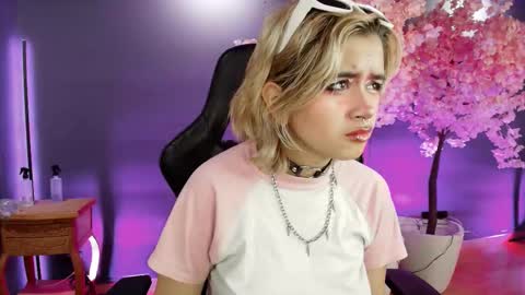 Snapshot of navier__ chatting on November 2025 07:48:02 PM Navier online show from November 2025 07:48:02 PM