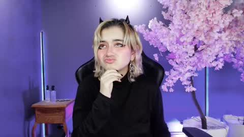 Snapshot of navier__ chatting on November 2025 08:42:01 PM Navier online show from November 2025 08:42:01 PM