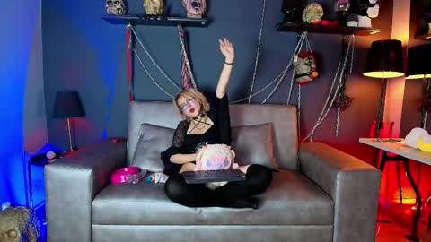 Snapshot of navier__ chatting on November 2025 09:25:02 PM Navier online show from November 2025 09:25:02 PM