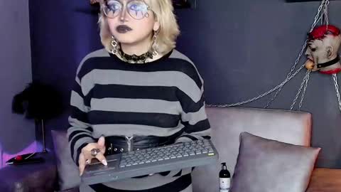 Snapshot of navier__ chatting on December 2025 08:40:01 PM Navier online show from December 2025 08:40:01 PM