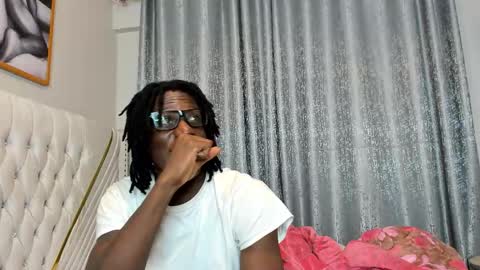 Snapshot of netfux_and_chill chatting on December 2025 07:07:02 PM netfux_and_chill online show from December 2025 07:07:02 PM