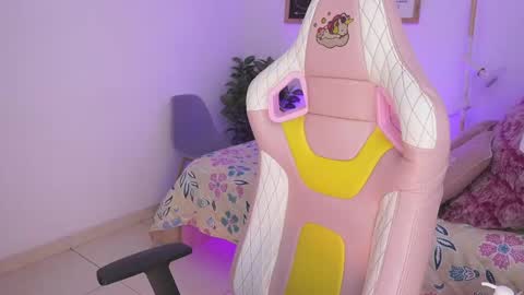 Snapshot of nia_mitsuki chatting on March 2025 03:49:02 PM samanta online show from March 2025 03:49:02 PM