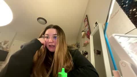 Nia online show from December 2025 06:10:01 AM