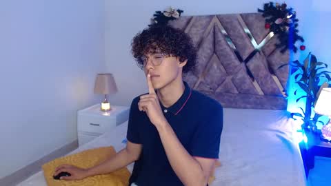 Nickolas Muoz online show from December 2024 11:50:02 AM