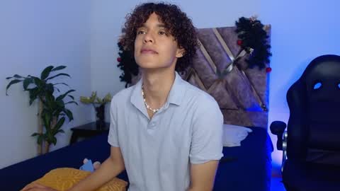 Nickolas Muoz online show from December 2024 05:34:01 PM