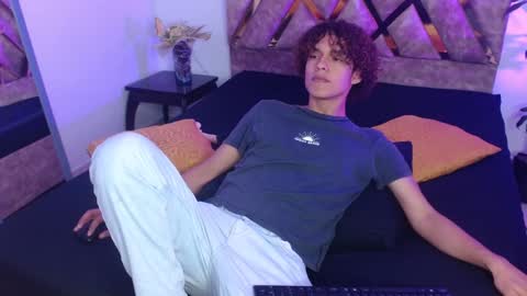Nickolas Muoz online show from February 2025 02:45:01 PM