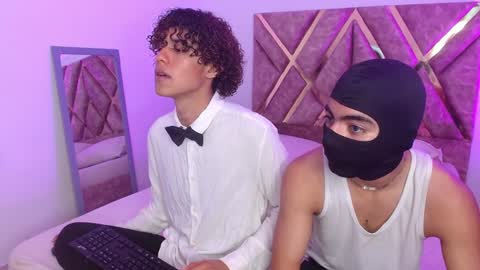 Nickolas Muoz online show from February 2025 01:10:02 PM