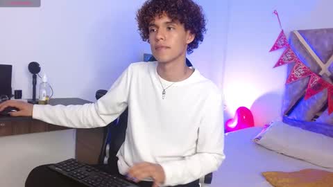 Nickolas Muoz online show from February 2025 09:08:02 PM