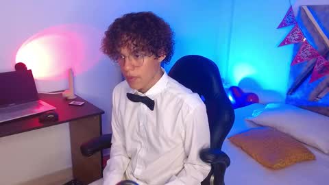 Nickolas Muoz online show from February 2025 02:59:02 PM