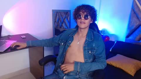 Nickolas Muoz online show from February 2025 04:26:02 PM