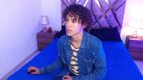 Nickolas Muoz online show from September 2025 03:01:02 PM