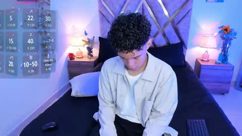 Nickolas Muoz online show from September 2025 02:21:01 PM
