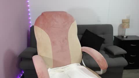 Snapshot of nicol_storm chatting on November 2025 11:16:01 PM nicole Storm online show from November 2025 11:16:01 PM