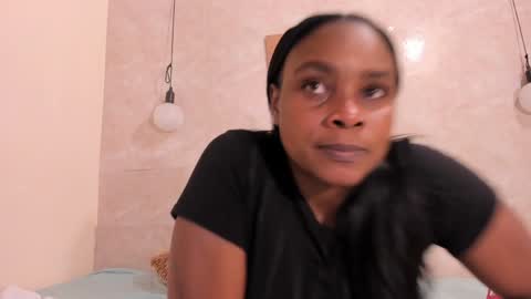 Snapshot of nicol_villa_ chatting on January 2025 12:05:02 PM Nicol Villa online show from January 2025 12:05:02 PM